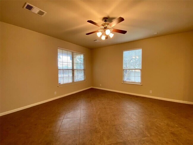 Building Photo - 1310 W Parmer Ln