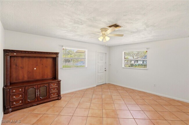 Building Photo - 4231 Mariner Ln