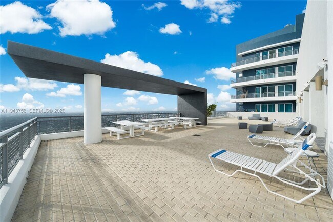 Building Photo - 60 SW 13th St