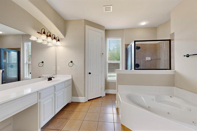 Building Photo - 4612 Quiet Cir