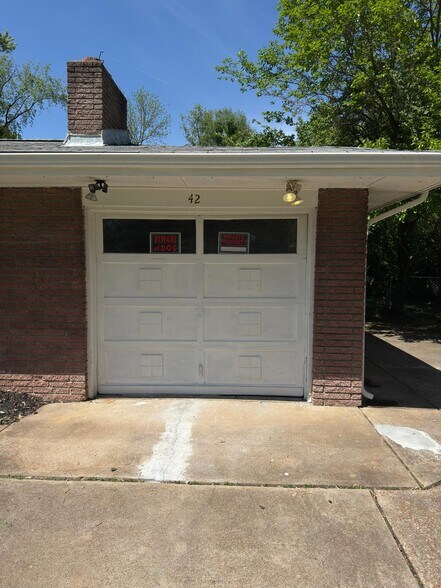 Building Photo - 42 Rolling Hills Dr