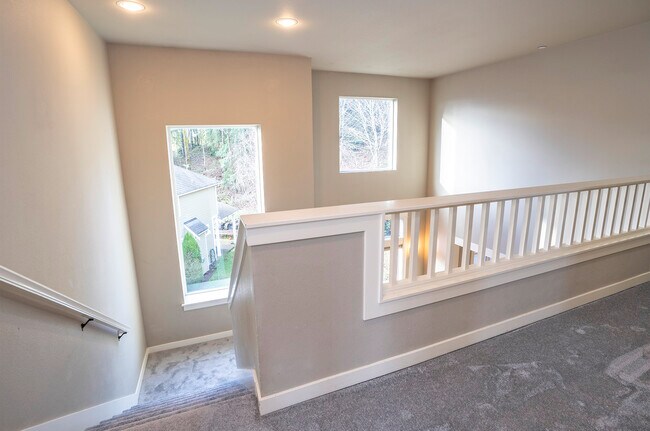 Building Photo - 1749 Skyline Ridge Ln SW