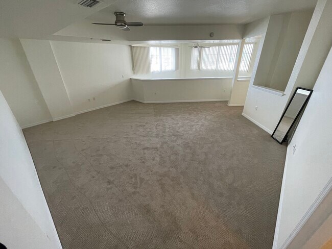 207 Master Bedroom Loft New Carpets - 128 S Beach St
