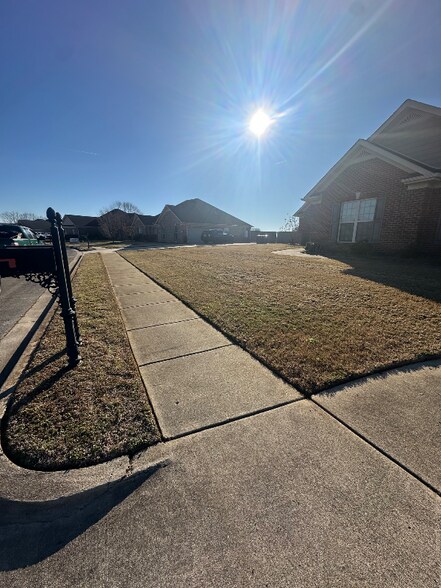 Building Photo - 120 Lexi Ln