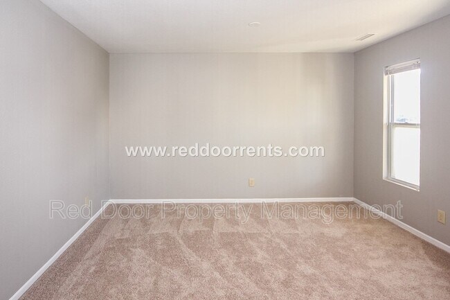 Building Photo - 15448 Gallow Ln