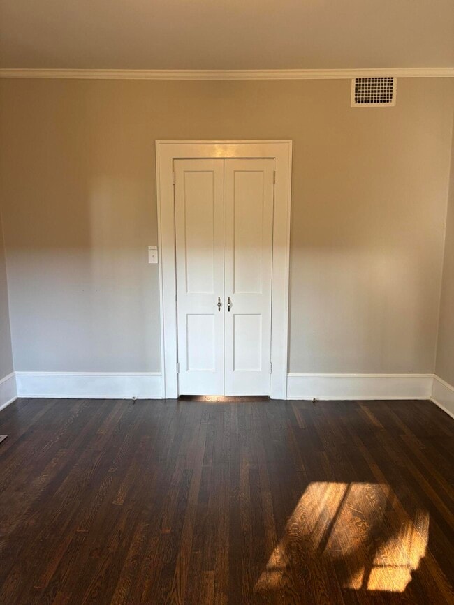 Building Photo - 41 W Charlotte Ave