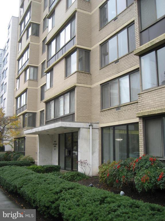 Building Photo - 2030 F St NW