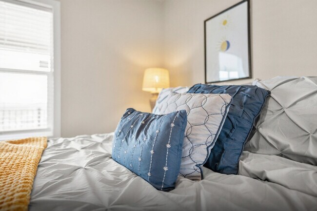 Building Photo - 421 Bluegrass Way