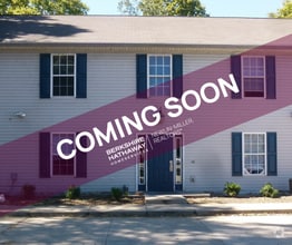 Building Photo - 2 Bedroom Upper Apartment by the Maple Ave...