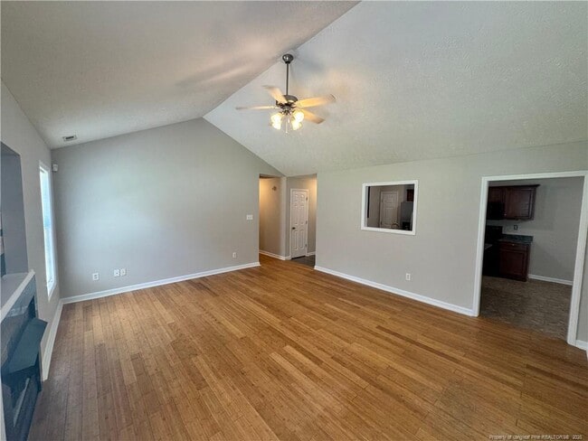 Building Photo - 130 Hosta Dr