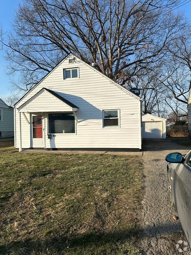 Building Photo - Youngstown 3 Bedroom House