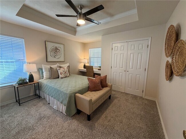 Building Photo - 903 Crepe Myrtle St