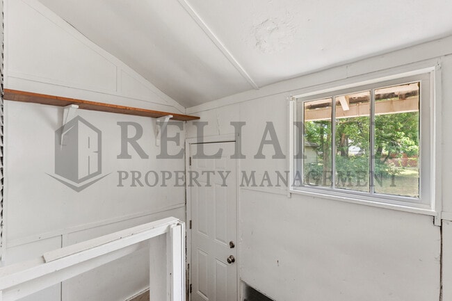 Building Photo - 1228 S Lulu St