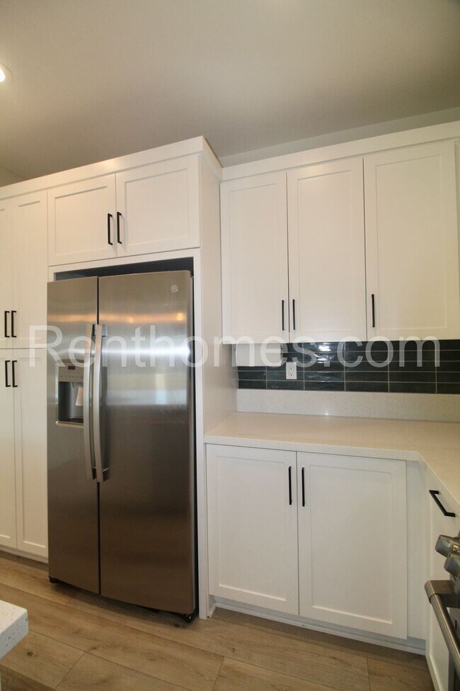 Building Photo - 1710 Discovery Falls Dr