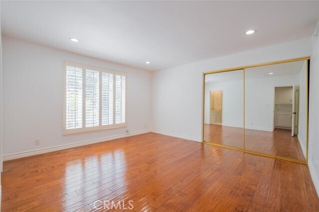 Building Photo - 4321 Clear Valley Dr