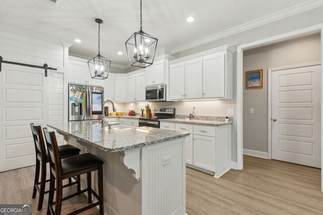 Building Photo - 145 Verano St