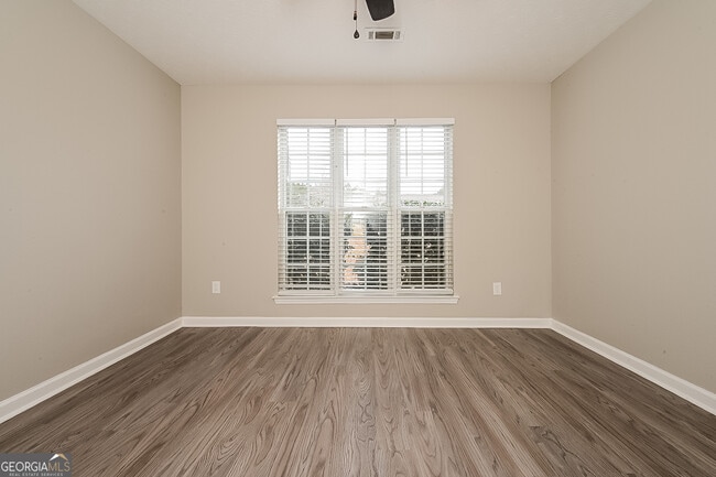 Building Photo - 604 Longstreet Ln