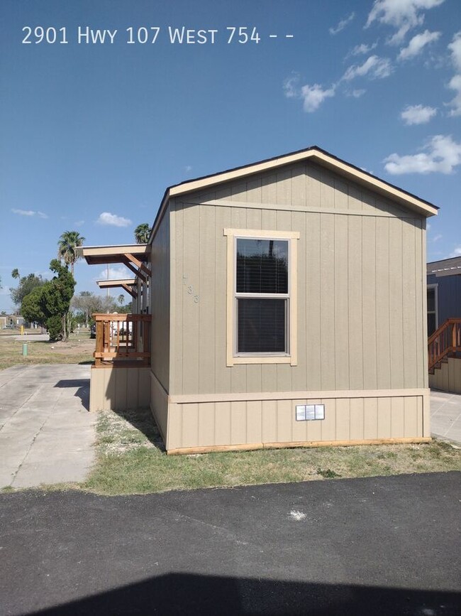 Building Photo - Porch Model Home