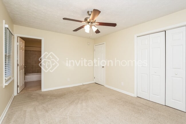 Building Photo - 260 Lantern Ridge Ct