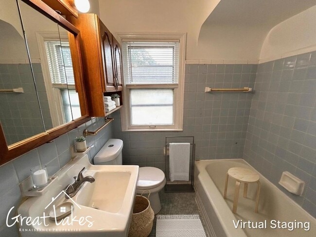 Building Photo - 21728 Beechwood Ave
