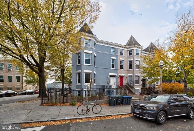 Building Photo - 15 S St NE