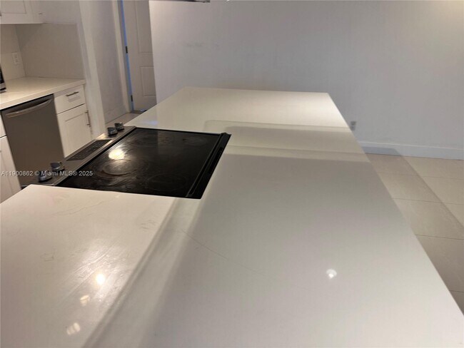 Building Photo - 1790 S Treasure Dr