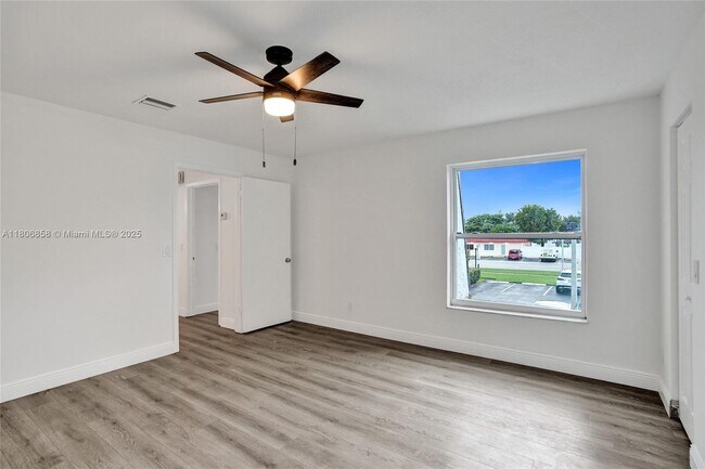 Building Photo - 7947 Tam Oshanter Blvd