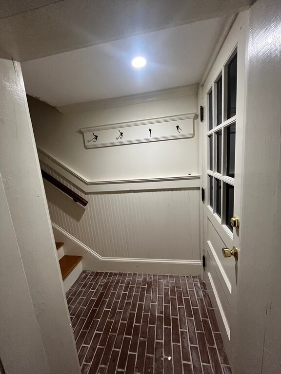 Building Photo - 122 Nashua Rd