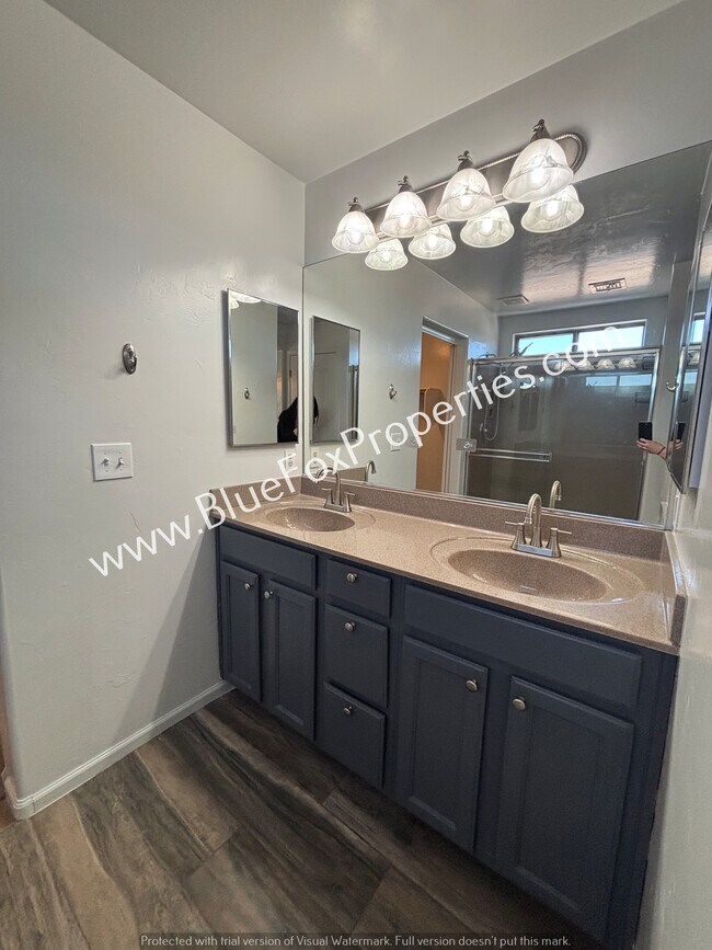 Building Photo - 8918 N Misty Brook Dr