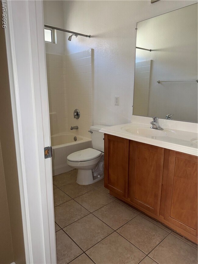 Building Photo - 10519 Allegrini Dr