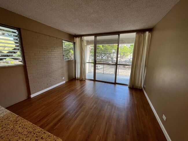 Primary Photo - Punahou Wilder (Manoa/Makiki) - 2 bedrooms...