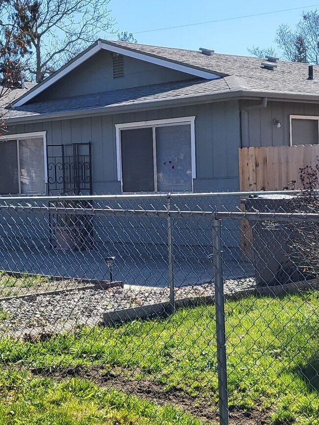 Building Photo - SH2229