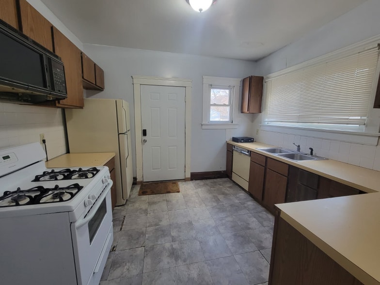 Building Photo - 55 Cotter Ave