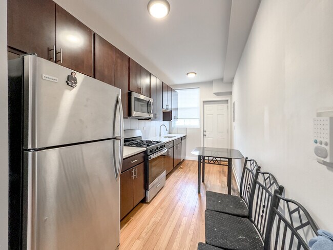 Building Photo - 4405 N Kimball Ave