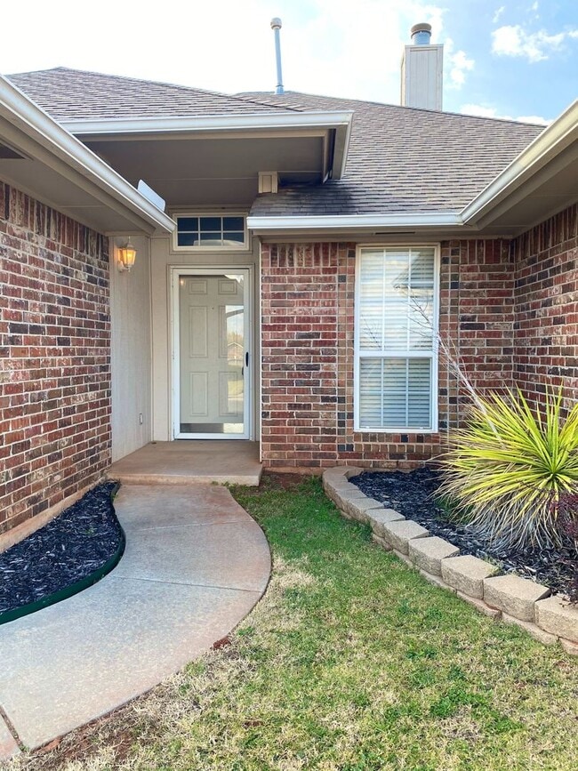 Building Photo - Beautiful 3 bed, 2 bath Home in East Moore with Bonus Room!