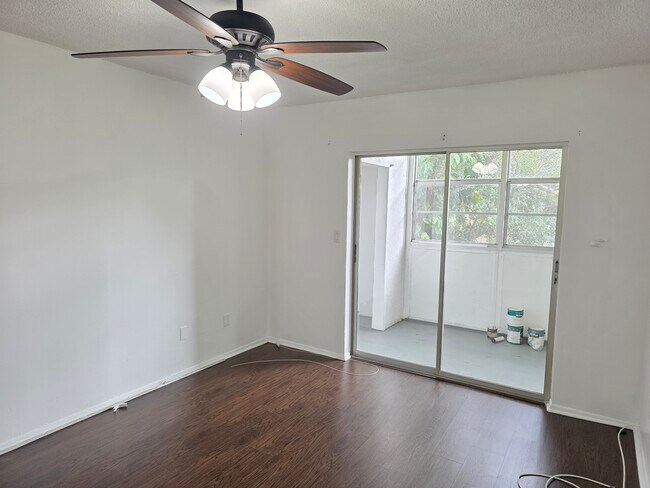 Building Photo - 605 N Keene Rd