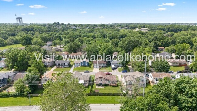 Building Photo - 6803 E 140th Terrace