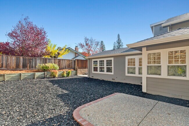 Building Photo - 335 Gil Blas Rd