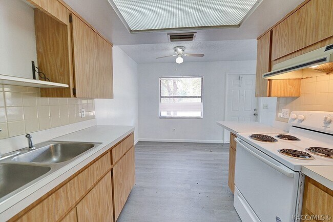 Building Photo - 512 long ave