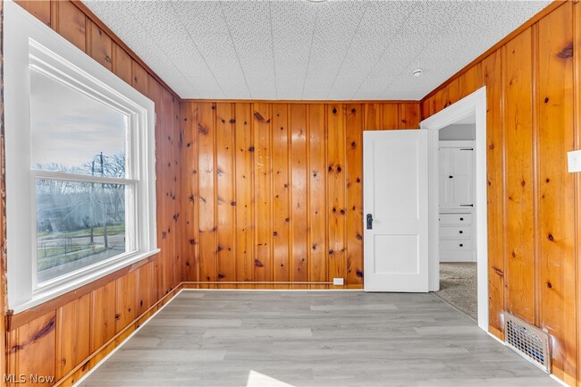 Building Photo - 516 Whitney Ave