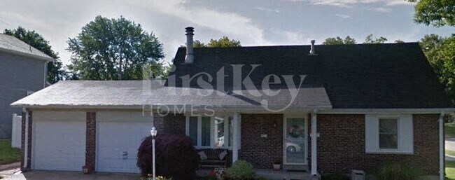 Primary Photo - 2736 Sedan Dr