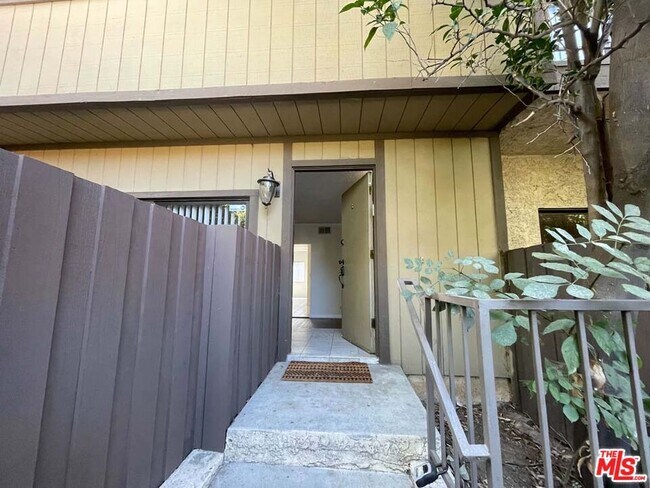 Building Photo - 15033 Sherman Way
