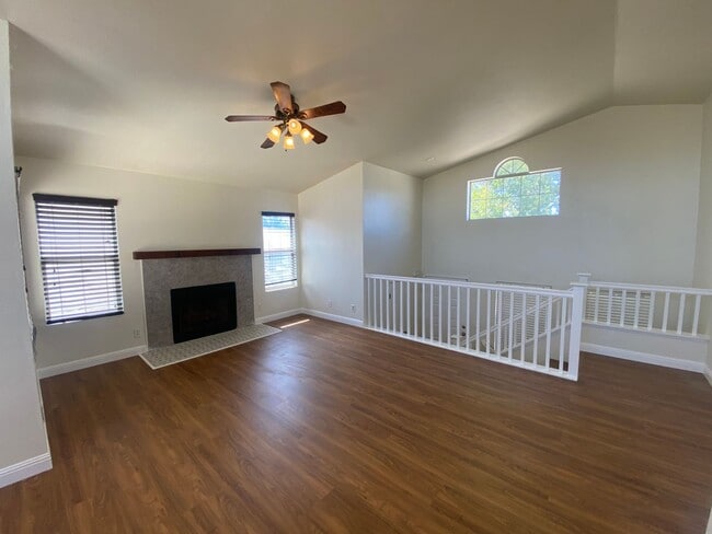 Building Photo - 1903 Coral Ct