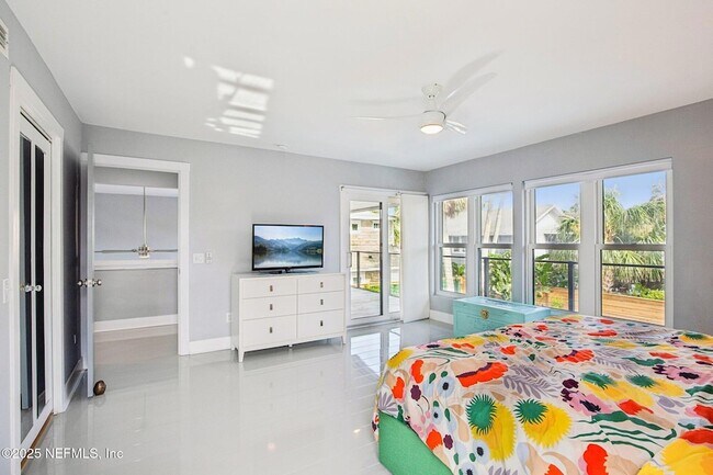 Building Photo - 248 11th St