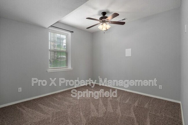 Building Photo - 1503 E Fairwind