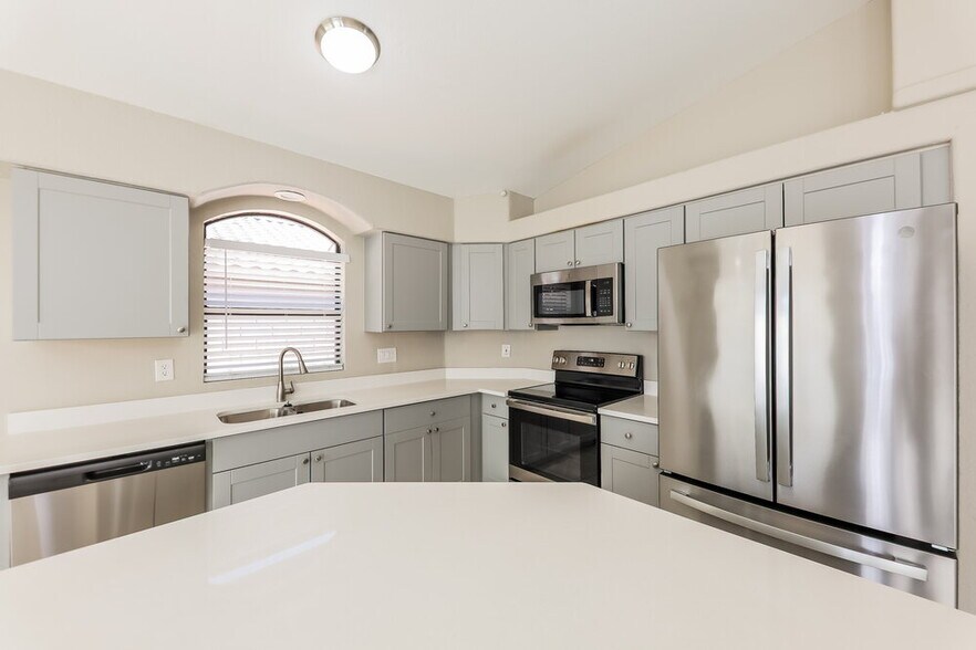 Building Photo - 3233 E Tonopah Dr