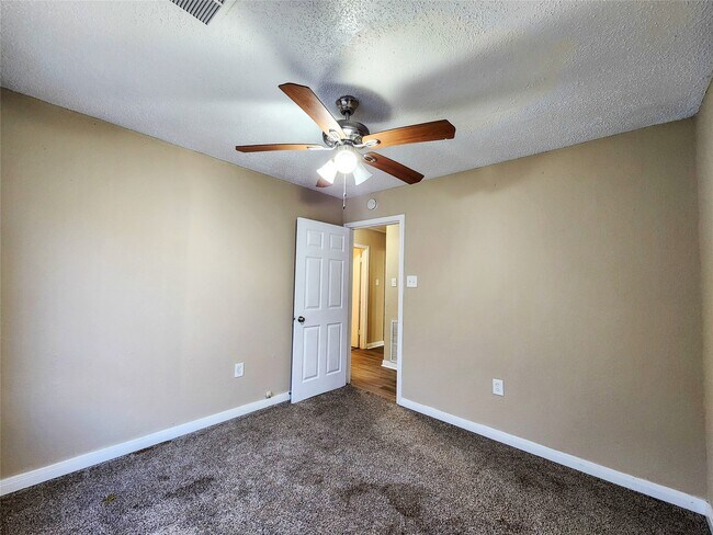 Building Photo - 1013 14th Ave N