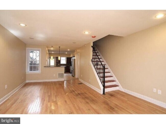 Building Photo - 2343 Catharine St