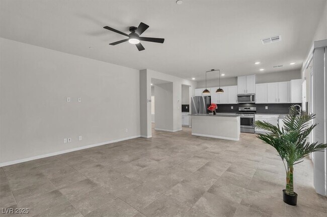 Building Photo - 487 Via Renata