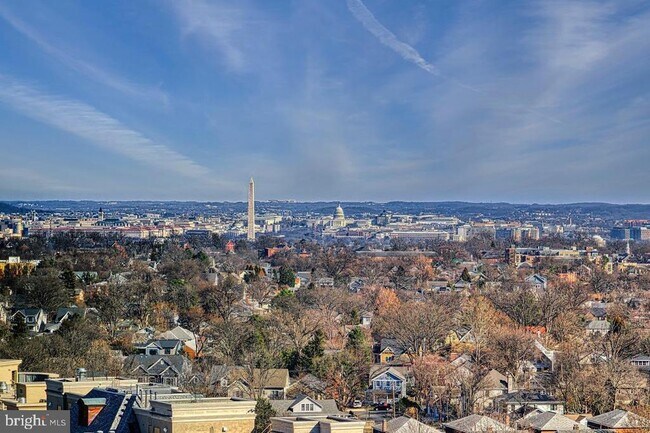 Building Photo - 888 N Quincy St